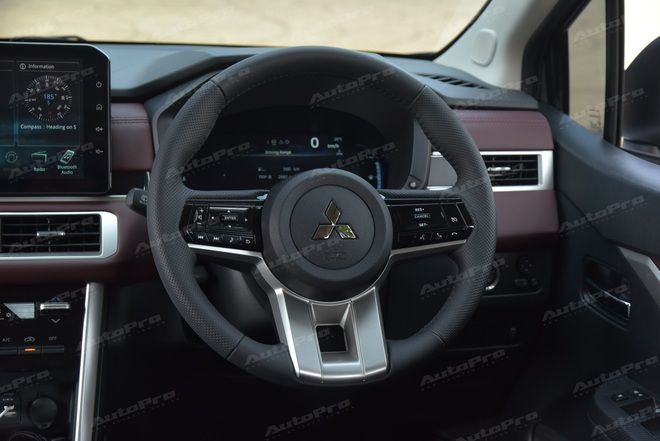 Sờ tận tay Mitsubishi Xpander mới sắp ra mắt Việt Nam ‘vào tháng 9’: Thiết kế tinh chỉnh nhẹ, màn hình lớn hơn, thêm túi khí, vẫn ‘vắng bóng’ ADAS- Ảnh 19. Sờ tận tay Mitsubishi Xpander mới sắp ra mắt Việt Nam ‘vào tháng 9’: Thiết kế tinh chỉnh nhẹ, màn hình lớn hơn, thêm túi khí, vẫn ‘vắng bóng’ ADAS- Ảnh 19.