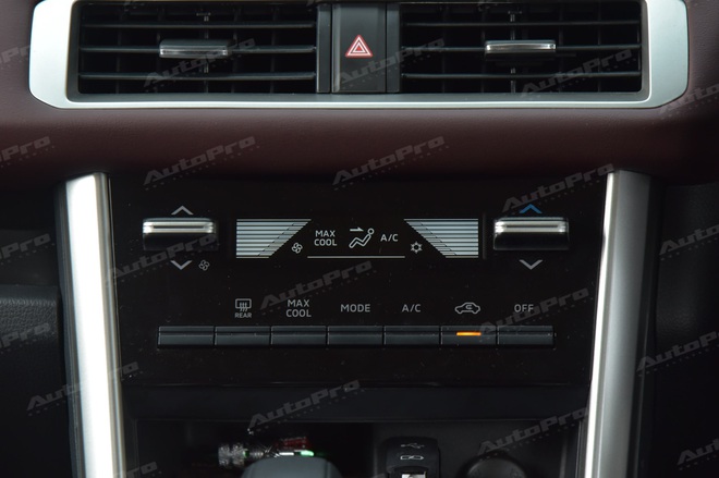 Sờ tận tay Mitsubishi Xpander mới sắp ra mắt Việt Nam ‘vào tháng 9’: Thiết kế tinh chỉnh nhẹ, màn hình lớn hơn, thêm túi khí, vẫn ‘vắng bóng’ ADAS- Ảnh 22. Sờ tận tay Mitsubishi Xpander mới sắp ra mắt Việt Nam ‘vào tháng 9’: Thiết kế tinh chỉnh nhẹ, màn hình lớn hơn, thêm túi khí, vẫn ‘vắng bóng’ ADAS- Ảnh 22.