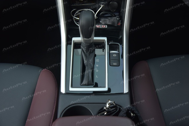 Sờ tận tay Mitsubishi Xpander mới sắp ra mắt Việt Nam ‘vào tháng 9’: Thiết kế tinh chỉnh nhẹ, màn hình lớn hơn, thêm túi khí, vẫn ‘vắng bóng’ ADAS- Ảnh 21. Sờ tận tay Mitsubishi Xpander mới sắp ra mắt Việt Nam ‘vào tháng 9’: Thiết kế tinh chỉnh nhẹ, màn hình lớn hơn, thêm túi khí, vẫn ‘vắng bóng’ ADAS- Ảnh 21.