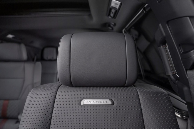 SUV lớn nhất của Toyota tăng giá: Quy đổi từ 1,675 tỷ đồng, thêm màu mới, hàng ghế 3 gập điện, động cơ V6 3.4L mạnh 437 mã lực- Ảnh 5. SUV lớn nhất của Toyota tăng giá: Quy đổi từ 1,675 tỷ đồng, thêm màu mới, hàng ghế 3 gập điện, động cơ V6 3.4L mạnh 437 mã lực- Ảnh 5.