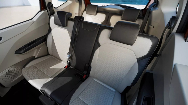 Renault - Hãng Pháp từng vào Việt Nam làm MPV 7 chỗ có giá quy đổi chỉ 190 triệu đồng, rẻ hơn chiếc đồng hồ Rolex rẻ nhất- Ảnh 7. Renault - Hãng Pháp từng vào Việt Nam làm MPV 7 chỗ có giá quy đổi chỉ 190 triệu đồng, rẻ hơn chiếc đồng hồ Rolex rẻ nhất- Ảnh 7.