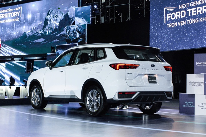 CUV cỡ C tại Việt Nam: Chọn Geely EX5 vừa ra mắt hay 2 mẫu xe xăng ăn khách Mazda CX-5 và Ford Territory?- Ảnh 8. CUV cỡ C tại Việt Nam: Chọn Geely EX5 vừa ra mắt hay 2 mẫu xe xăng ăn khách Mazda CX-5 và Ford Territory?- Ảnh 8.