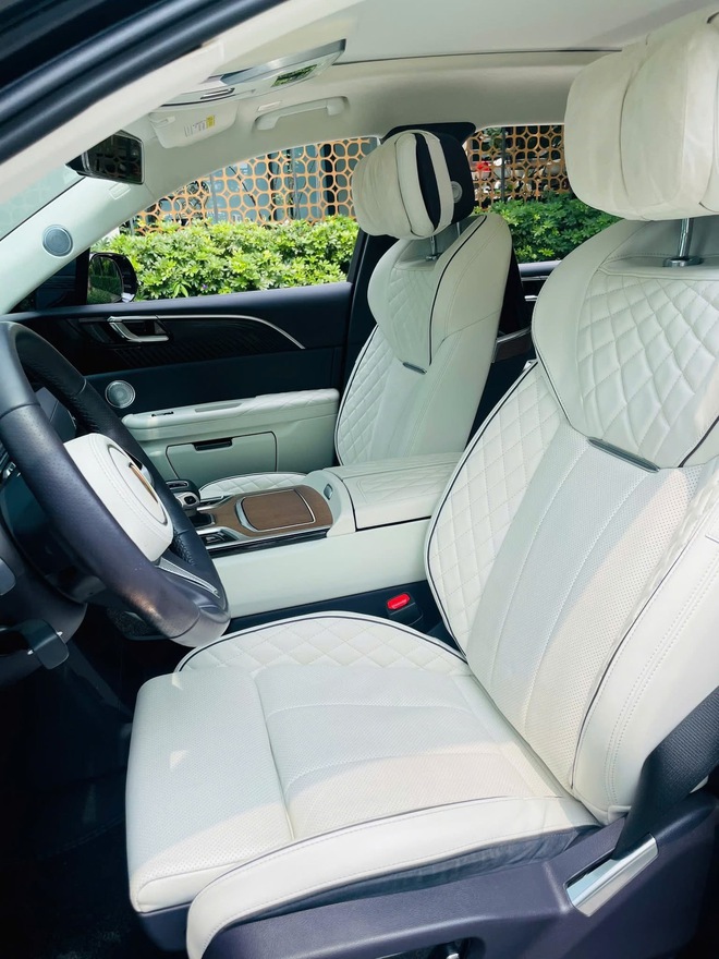 Chủ nhân chiếc Hongqi E-HS9 này ‘đánh rơi’ gần 2 tỷ đồng chỉ sau 2 năm sử dụng: ‘Rớt giá’ nhanh hơn xe Đức cùng đời, đi được 510km/lần sạc- Ảnh 6. Chủ nhân chiếc Hongqi E-HS9 này ‘đánh rơi’ gần 2 tỷ đồng chỉ sau 2 năm sử dụng: ‘Rớt giá’ nhanh hơn xe Đức cùng đời, đi được 510km/lần sạc- Ảnh 6.