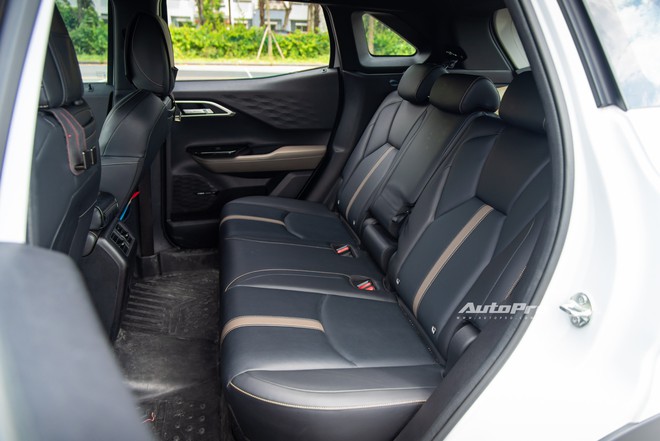 Đổi xe lái thử, hai chủ xe Mitsubishi Xforce và Toyota Yaris Cross bóc tách nhiều điểm khác biệt mà thông số không thể hiện được- Ảnh 16. Đổi xe lái thử, hai chủ xe Mitsubishi Xforce và Toyota Yaris Cross bóc tách nhiều điểm khác biệt mà thông số không thể hiện được- Ảnh 16.
