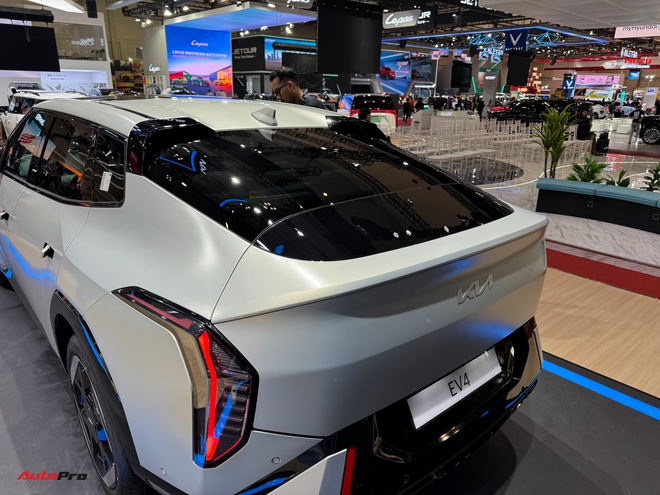 Kia EV4 ra mắt Đông Nam Á: Chạy tối đa 630km/sạc, nếu về Việt Nam đủ chạy từ Hà Nội tới Quảng Trị- Ảnh 10. Kia EV4 ra mắt Đông Nam Á: Chạy tối đa 630km/sạc, nếu về Việt Nam đủ chạy từ Hà Nội tới Quảng Trị- Ảnh 10.