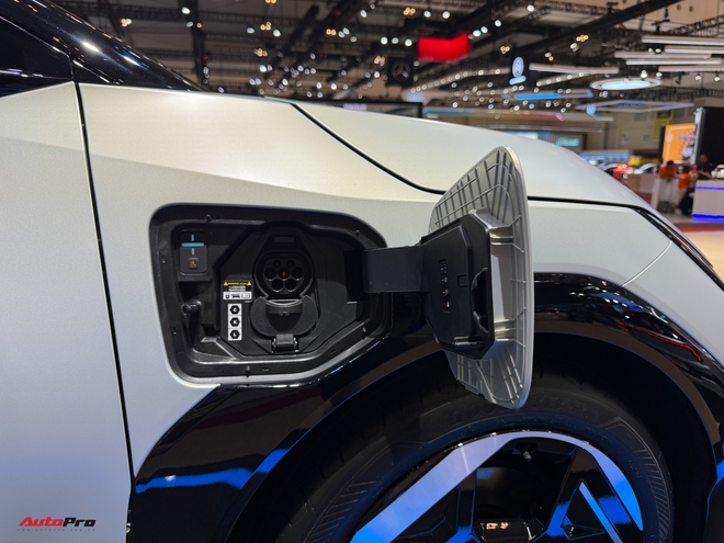 Kia EV4 ra mắt Đông Nam Á: Chạy tối đa 630km/sạc, nếu về Việt Nam đủ chạy từ Hà Nội tới Quảng Trị- Ảnh 7. Kia EV4 ra mắt Đông Nam Á: Chạy tối đa 630km/sạc, nếu về Việt Nam đủ chạy từ Hà Nội tới Quảng Trị- Ảnh 7.