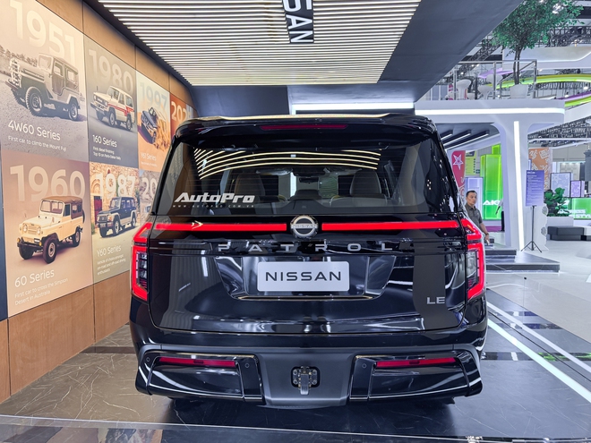 Ngồi thử Nissan Patrol thế hệ mới 'đồn đoán' sẽ về Việt Nam: Nội thất đủ cho 8 người lớn, dùng máy V6 chung với GT-R- Ảnh 8.