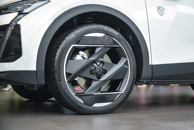 Ảnh chi tiết Peugeot 408 bản đặc biệt giới hạn giá từ 1,039 tỷ đồng đã về đại lý: Bộ ghế là điểm khác biệt nổi bật nhất- Ảnh 8. Ảnh chi tiết Peugeot 408 bản đặc biệt giới hạn giá từ 1,039 tỷ đồng đã về đại lý: Bộ ghế là điểm khác biệt nổi bật nhất- Ảnh 8.