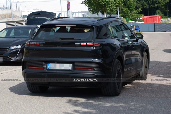 Porsche Cayenne lộ nội thất mới: Thiết kế lột xác với 4 màn hình khủng, bỏ gần hết nút bấm- Ảnh 8. Porsche Cayenne lộ nội thất mới: Thiết kế lột xác với 4 màn hình khủng, bỏ gần hết nút bấm- Ảnh 8.