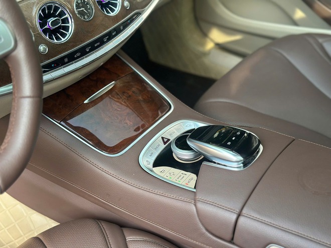Rao Mercedes S 400 độ AMG nhưng lưới tản nhiệt Maybach giá hơn 1 tỷ đồng, người bán hỏi: Tại sao phải mua C-Class cũ?- Ảnh 12. Rao Mercedes S 400 độ AMG nhưng lưới tản nhiệt Maybach giá hơn 1 tỷ đồng, người bán hỏi: Tại sao phải mua C-Class cũ?- Ảnh 12.