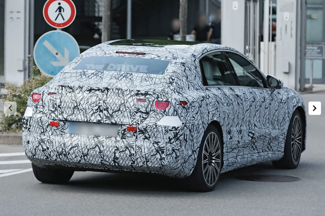 Mercedes-Benz sửa sai thiết kế xe điện như này đây: C-Class EV có điểm như S-Class, đèn hậu dạng ngôi sao, ra mắt ngay năm sau- Ảnh 4. Mercedes-Benz sửa sai thiết kế xe điện như này đây: C-Class EV có điểm như S-Class, đèn hậu dạng ngôi sao, ra mắt ngay năm sau- Ảnh 4.