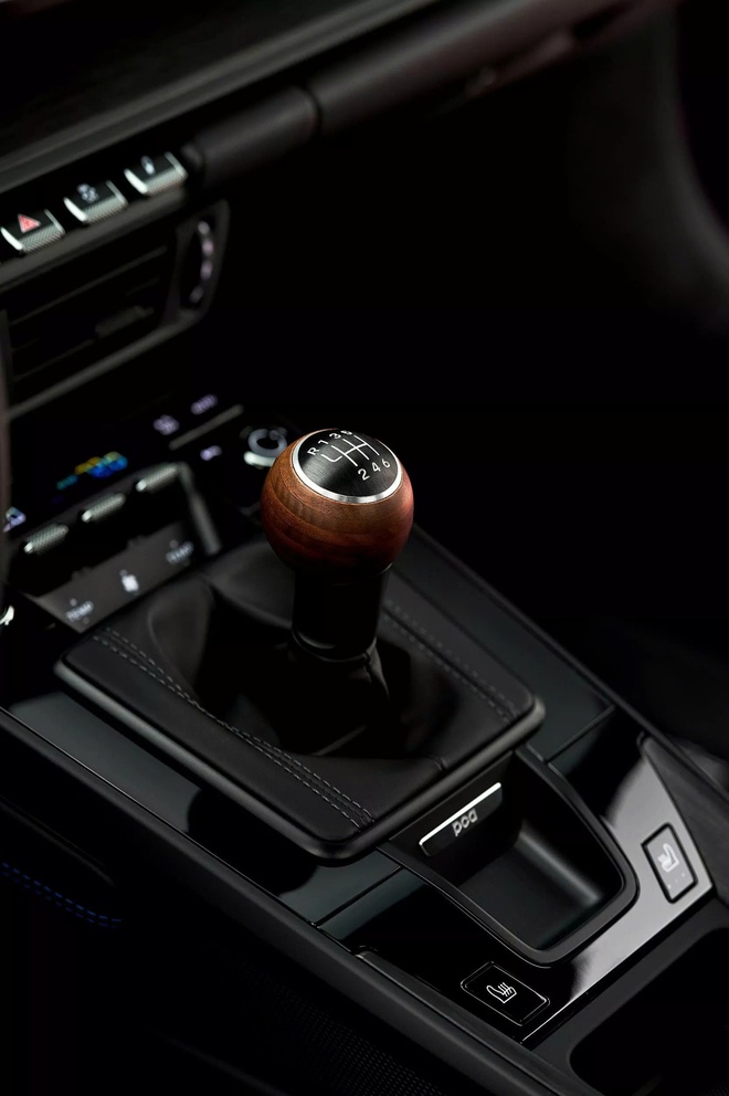 Chiều khách như Porsche: Chiếc 911 đặc biệt có 70 xe chỉ dành riêng cho những khách hàng này- Ảnh 11. Chiều khách như Porsche: Chiếc 911 đặc biệt có 70 xe chỉ dành riêng cho những khách hàng này- Ảnh 11.