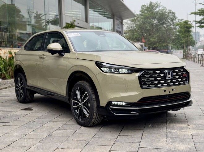 Honda HR-V giảm giá tới 45 triệu đồng tại đại lý: Bản tầm trung giảm nhiều nhất còn 705 triệu, tiệm cận Xforce, Creta bản đắt nhất- Ảnh 3. Honda HR-V giảm giá tới 45 triệu đồng tại đại lý: Bản tầm trung giảm nhiều nhất còn 705 triệu, tiệm cận Xforce, Creta bản đắt nhất- Ảnh 3.