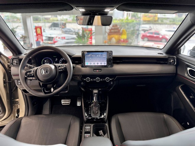 Honda HR-V giảm giá tới 45 triệu đồng tại đại lý: Bản tầm trung giảm nhiều nhất còn 705 triệu, tiệm cận Xforce, Creta bản đắt nhất- Ảnh 5. Honda HR-V giảm giá tới 45 triệu đồng tại đại lý: Bản tầm trung giảm nhiều nhất còn 705 triệu, tiệm cận Xforce, Creta bản đắt nhất- Ảnh 5.