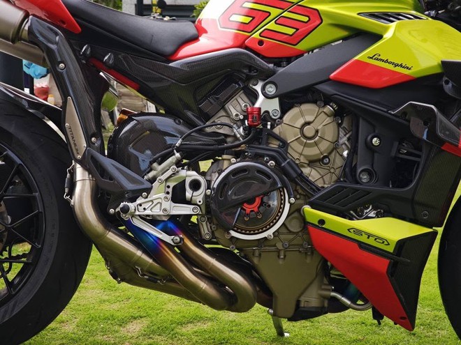 Ducati Streetfighter V4 Lamborghini hàng hiếm rất giống xe của ông xã Đoàn Di Băng rao bán gần 2 tỷ đồng, mới chỉ chạy hơn 5.000 km- Ảnh 5.