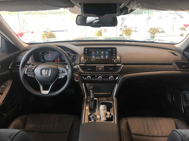 Giá Honda Accord lại ‘thủng đáy’: Giảm tới 280 triệu đồng, giá thực tế vẫn đắt hơn Mazda6 bản cao nhất, nhưng thua ở một điểm- Ảnh 7. Giá Honda Accord lại ‘thủng đáy’: Giảm tới 280 triệu đồng, giá thực tế vẫn đắt hơn Mazda6 bản cao nhất, nhưng thua ở một điểm- Ảnh 7.