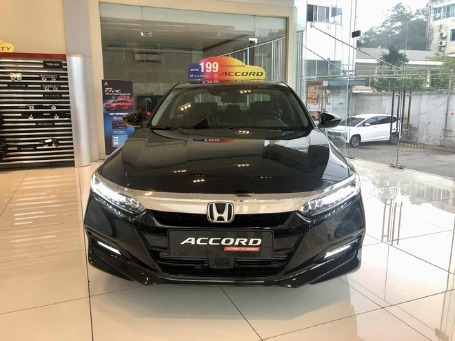 Giá Honda Accord lại ‘thủng đáy’: Giảm tới 280 triệu đồng, giá thực tế vẫn đắt hơn Mazda6 bản cao nhất, nhưng thua ở một điểm- Ảnh 4. Giá Honda Accord lại ‘thủng đáy’: Giảm tới 280 triệu đồng, giá thực tế vẫn đắt hơn Mazda6 bản cao nhất, nhưng thua ở một điểm- Ảnh 4.
