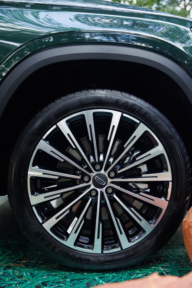 Trải nghiệm Geely Monjaro để trả lời câu hỏi: ‘SUV Trung Quốc này có đủ sức chen chân trong phân khúc hơn 1 tỷ đồng?’- Ảnh 5.