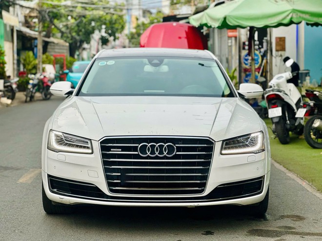 Rao Audi A8L 2017 giá 1,3 tỷ đồng, người bán chia sẻ: 5 tỷ không mua, giờ cũng không mua thì sao biết được 'trùm cuối Audi' đỉnh cỡ nào- Ảnh 5. Rao Audi A8L 2017 giá 1,3 tỷ đồng, người bán chia sẻ: 5 tỷ không mua, giờ cũng không mua thì sao biết được 'trùm cuối Audi' đỉnh cỡ nào- Ảnh 5.