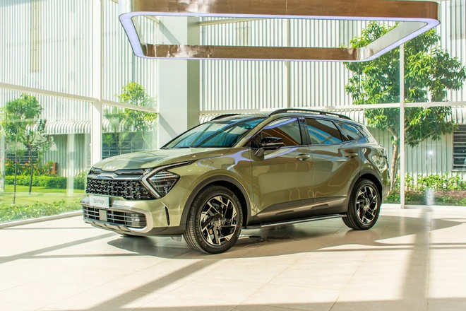 Đồng giá 919 triệu đồng, chọn Lynk & Co 01 bản 'base' hay Kia Sportage bản máy xăng 2.0L gần cao nhất- Ảnh 2. Đồng giá 919 triệu đồng, chọn Lynk & Co 01 bản 'base' hay Kia Sportage bản máy xăng 2.0L gần cao nhất- Ảnh 2.
