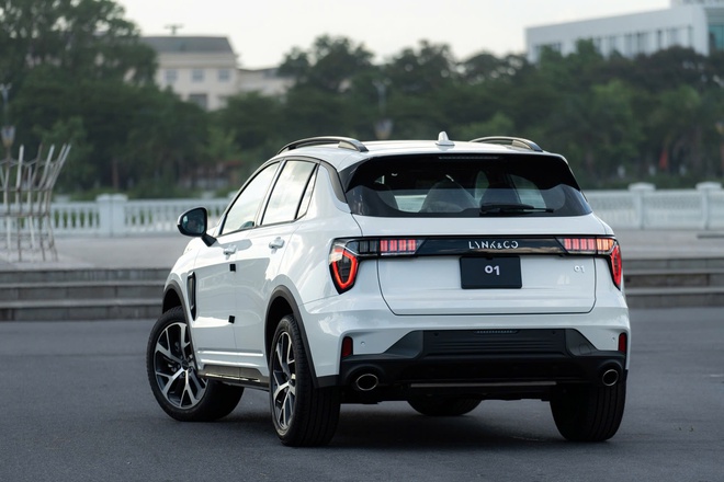 Đồng giá 919 triệu đồng, chọn Lynk & Co 01 bản 'base' hay Kia Sportage bản máy xăng 2.0L gần cao nhất- Ảnh 3. Đồng giá 919 triệu đồng, chọn Lynk & Co 01 bản 'base' hay Kia Sportage bản máy xăng 2.0L gần cao nhất- Ảnh 3.