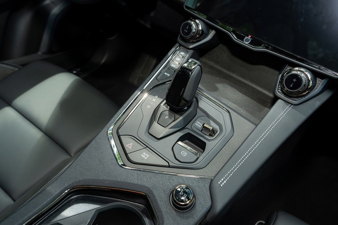 Đồng giá 919 triệu đồng, chọn Lynk & Co 01 bản 'base' hay Kia Sportage bản máy xăng 2.0L gần cao nhất- Ảnh 7. Đồng giá 919 triệu đồng, chọn Lynk & Co 01 bản 'base' hay Kia Sportage bản máy xăng 2.0L gần cao nhất- Ảnh 7.