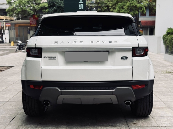 'Hơn tỷ đã đi được Range Rover', người bán rao Evoque rẻ hơn Mercedes-Benz C-Class 'base'- Ảnh 4. 'Hơn tỷ đã đi được Range Rover', người bán rao Evoque rẻ hơn Mercedes-Benz C-Class 'base'- Ảnh 4.