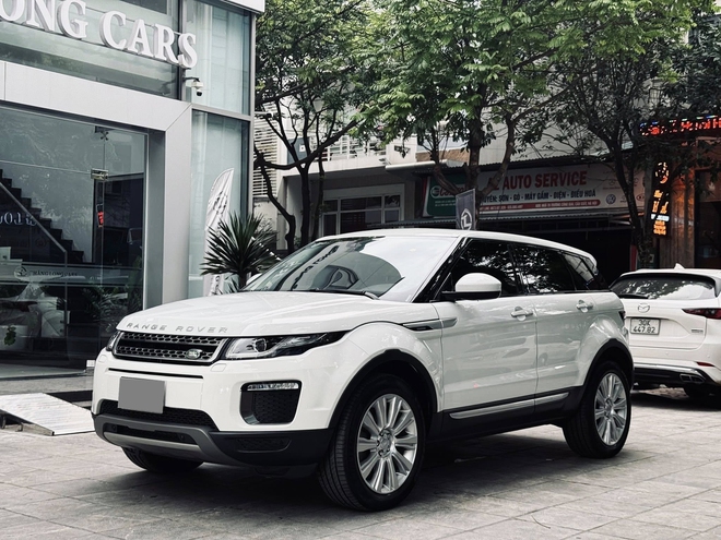 'Hơn tỷ đã đi được Range Rover', người bán rao Evoque rẻ hơn Mercedes-Benz C-Class 'base'- Ảnh 2. 'Hơn tỷ đã đi được Range Rover', người bán rao Evoque rẻ hơn Mercedes-Benz C-Class 'base'- Ảnh 2.