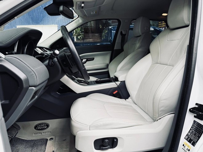 'Hơn tỷ đã đi được Range Rover', người bán rao Evoque rẻ hơn Mercedes-Benz C-Class 'base'- Ảnh 6. 'Hơn tỷ đã đi được Range Rover', người bán rao Evoque rẻ hơn Mercedes-Benz C-Class 'base'- Ảnh 6.