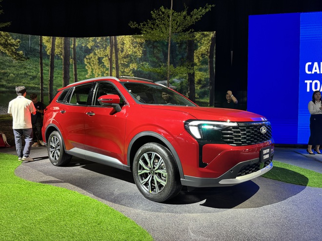 Chênh tới 134 triệu đồng, 3 bản Ford Territory 2025 nhìn qua gần giống nhưng ‘bóc’ kỹ mới thấy khác rõ về công nghệ- Ảnh 2. Chênh tới 134 triệu đồng, 3 bản Ford Territory 2025 nhìn qua gần giống nhưng ‘bóc’ kỹ mới thấy khác rõ về công nghệ- Ảnh 2.