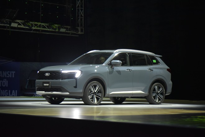 Chênh tới 134 triệu đồng, 3 bản Ford Territory 2025 nhìn qua gần giống nhưng ‘bóc’ kỹ mới thấy khác rõ về công nghệ- Ảnh 3. Chênh tới 134 triệu đồng, 3 bản Ford Territory 2025 nhìn qua gần giống nhưng ‘bóc’ kỹ mới thấy khác rõ về công nghệ- Ảnh 3.