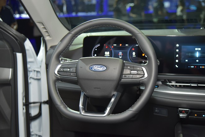 Chênh tới 134 triệu đồng, 3 bản Ford Territory 2025 nhìn qua gần giống nhưng ‘bóc’ kỹ mới thấy khác rõ về công nghệ- Ảnh 9. Chênh tới 134 triệu đồng, 3 bản Ford Territory 2025 nhìn qua gần giống nhưng ‘bóc’ kỹ mới thấy khác rõ về công nghệ- Ảnh 9.