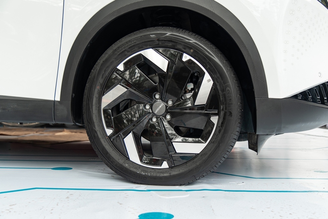 Chi tiết Omoda C7 tại Việt Nam: Đấu trực tiếp CR-V hybrid, giá dự kiến từ 839 triệu đồng- Ảnh 8. Chi tiết Omoda C7 tại Việt Nam: Đấu trực tiếp CR-V hybrid, giá dự kiến từ 839 triệu đồng- Ảnh 8.