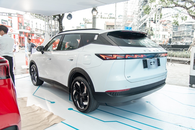 Chi tiết Omoda C7 tại Việt Nam: Đấu trực tiếp CR-V hybrid, giá dự kiến từ 839 triệu đồng- Ảnh 5. Chi tiết Omoda C7 tại Việt Nam: Đấu trực tiếp CR-V hybrid, giá dự kiến từ 839 triệu đồng- Ảnh 5.