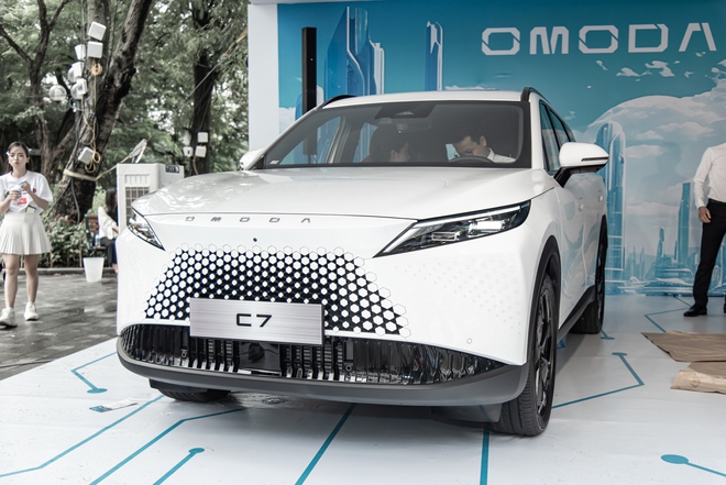 Chi tiết Omoda C7 tại Việt Nam: Đấu trực tiếp CR-V hybrid, giá dự kiến từ 839 triệu đồng- Ảnh 3. Chi tiết Omoda C7 tại Việt Nam: Đấu trực tiếp CR-V hybrid, giá dự kiến từ 839 triệu đồng- Ảnh 3.