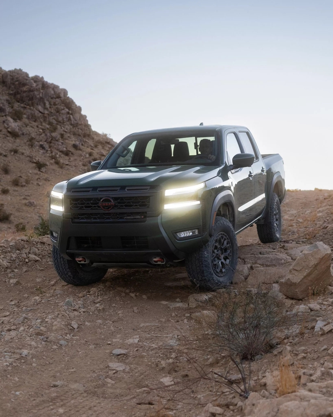 Nissan Navara 2026 ra mắt: Thêm tiện nghi, bổ sung bản địa hình cực chất đấu Ford Ranger Raptor, nhưng vẫn thua đối thủ ở một điểm- Ảnh 23. Nissan Navara 2026 ra mắt: Thêm tiện nghi, bổ sung bản địa hình cực chất đấu Ford Ranger Raptor, nhưng vẫn thua đối thủ ở một điểm- Ảnh 23.