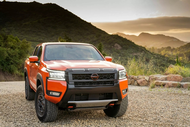 Nissan Navara 2026 ra mắt: Thêm tiện nghi, bổ sung bản địa hình cực chất đấu Ford Ranger Raptor, nhưng vẫn thua đối thủ ở một điểm- Ảnh 2. Nissan Navara 2026 ra mắt: Thêm tiện nghi, bổ sung bản địa hình cực chất đấu Ford Ranger Raptor, nhưng vẫn thua đối thủ ở một điểm- Ảnh 2.