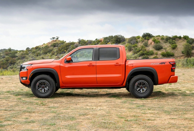 Nissan Navara 2026 ra mắt: Thêm tiện nghi, bổ sung bản địa hình cực chất đấu Ford Ranger Raptor, nhưng vẫn thua đối thủ ở một điểm- Ảnh 6. Nissan Navara 2026 ra mắt: Thêm tiện nghi, bổ sung bản địa hình cực chất đấu Ford Ranger Raptor, nhưng vẫn thua đối thủ ở một điểm- Ảnh 6.