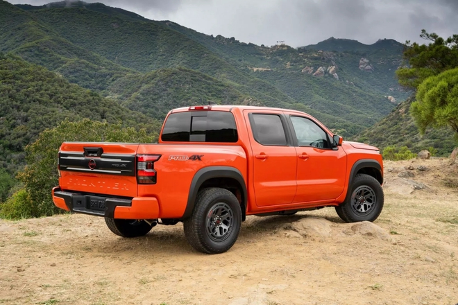 Nissan Navara 2026 ra mắt: Thêm tiện nghi, bổ sung bản địa hình cực chất đấu Ford Ranger Raptor, nhưng vẫn thua đối thủ ở một điểm- Ảnh 5. Nissan Navara 2026 ra mắt: Thêm tiện nghi, bổ sung bản địa hình cực chất đấu Ford Ranger Raptor, nhưng vẫn thua đối thủ ở một điểm- Ảnh 5.