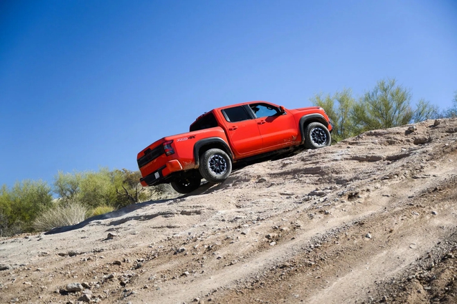 Nissan Navara 2026 ra mắt: Thêm tiện nghi, bổ sung bản địa hình cực chất đấu Ford Ranger Raptor, nhưng vẫn thua đối thủ ở một điểm- Ảnh 13. Nissan Navara 2026 ra mắt: Thêm tiện nghi, bổ sung bản địa hình cực chất đấu Ford Ranger Raptor, nhưng vẫn thua đối thủ ở một điểm- Ảnh 13.
