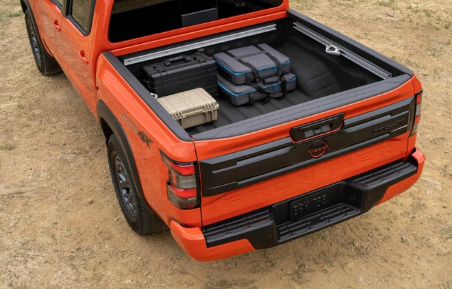 Nissan Navara 2026 ra mắt: Thêm tiện nghi, bổ sung bản địa hình cực chất đấu Ford Ranger Raptor, nhưng vẫn thua đối thủ ở một điểm- Ảnh 7. Nissan Navara 2026 ra mắt: Thêm tiện nghi, bổ sung bản địa hình cực chất đấu Ford Ranger Raptor, nhưng vẫn thua đối thủ ở một điểm- Ảnh 7.