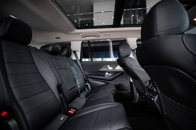 Lựa chọn Mercedes-Benz GLS tiết kiệm 1 tỷ đồng cho khách Việt: Giá thực tế hơn 4,7 tỷ ngang X7, đánh đổi một số trang bị, tùy chọn- Ảnh 8. Lựa chọn Mercedes-Benz GLS tiết kiệm 1 tỷ đồng cho khách Việt: Giá thực tế hơn 4,7 tỷ ngang X7, đánh đổi một số trang bị, tùy chọn- Ảnh 8.