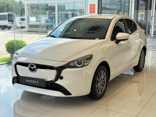 Mazda2 giảm giá tới 42 triệu đồng, giá thực tế lấn cả 'sân' của Hyundai i10, Kia Morning- Ảnh 4. Mazda2 giảm giá tới 42 triệu đồng, giá thực tế lấn cả 'sân' của Hyundai i10, Kia Morning- Ảnh 4.