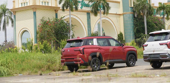 Bắt gặp Mitsubishi Destinator xuất hiện ở Việt Nam: Là bản vô lăng trái, có ADAS, khi ra mắt dễ thu hút những ai thấy Mazda CX-5 chật- Ảnh 6. Bắt gặp Mitsubishi Destinator xuất hiện ở Việt Nam: Là bản vô lăng trái, có ADAS, khi ra mắt dễ thu hút những ai thấy Mazda CX-5 chật- Ảnh 6.