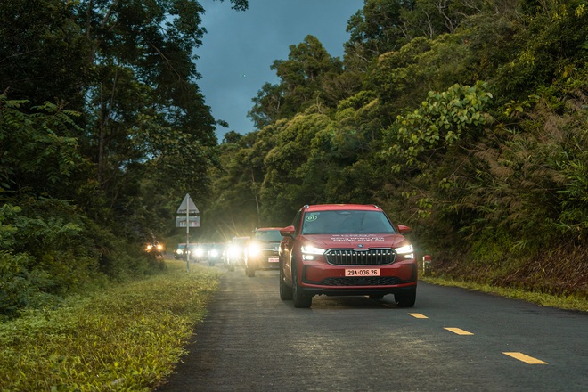 Đoàn xe Skoda vượt 400km tới Buôn Ma Thuột: Băng rừng, xuyên mưa trắng trời mới thấy rõ khung gầm quan trọng thế nào- Ảnh 7. Đoàn xe Skoda vượt 400km tới Buôn Ma Thuột: Băng rừng, xuyên mưa trắng trời mới thấy rõ khung gầm quan trọng thế nào- Ảnh 7.