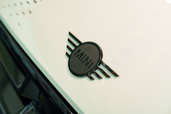 Khám phá MINI John Cooper Works thế hệ mới ra mắt tại Việt Nam- Ảnh 7. Khám phá MINI John Cooper Works thế hệ mới ra mắt tại Việt Nam- Ảnh 7.