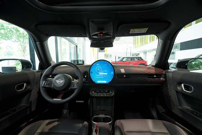 Khám phá MINI John Cooper Works thế hệ mới ra mắt tại Việt Nam- Ảnh 13. Khám phá MINI John Cooper Works thế hệ mới ra mắt tại Việt Nam- Ảnh 13.