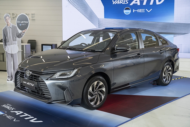 Toyota Vios hybrid ra mắt ĐNÁ: Chung động cơ Yaris Cross HEV, mạnh 110 mã lực, giá quy đổi từ 580 triệu- Ảnh 9. Toyota Vios hybrid ra mắt ĐNÁ: Chung động cơ Yaris Cross HEV, mạnh 110 mã lực, giá quy đổi từ 580 triệu- Ảnh 9.