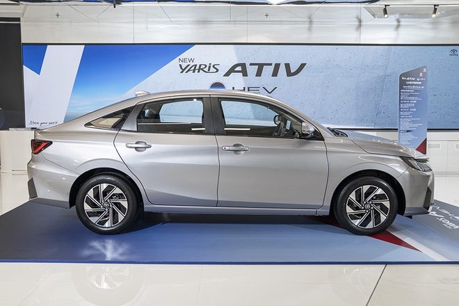 Toyota Vios hybrid ra mắt ĐNÁ: Chung động cơ Yaris Cross HEV, mạnh 110 mã lực, giá quy đổi từ 580 triệu- Ảnh 13. Toyota Vios hybrid ra mắt ĐNÁ: Chung động cơ Yaris Cross HEV, mạnh 110 mã lực, giá quy đổi từ 580 triệu- Ảnh 13.