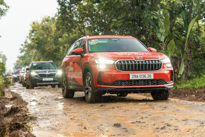 Chia tay Tây Nguyên đại ngàn, đoàn xe Skoda xuôi về miền biển: Hơn 300km với nhiều cung bậc và phần thưởng chỉ dành cho người xứng đáng- Ảnh 5. Chia tay Tây Nguyên đại ngàn, đoàn xe Skoda xuôi về miền biển: Hơn 300km với nhiều cung bậc và phần thưởng chỉ dành cho người xứng đáng- Ảnh 5.